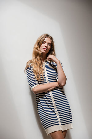 
                  
                    SAMPLE Joanne knitted stripes short dress
                  
                